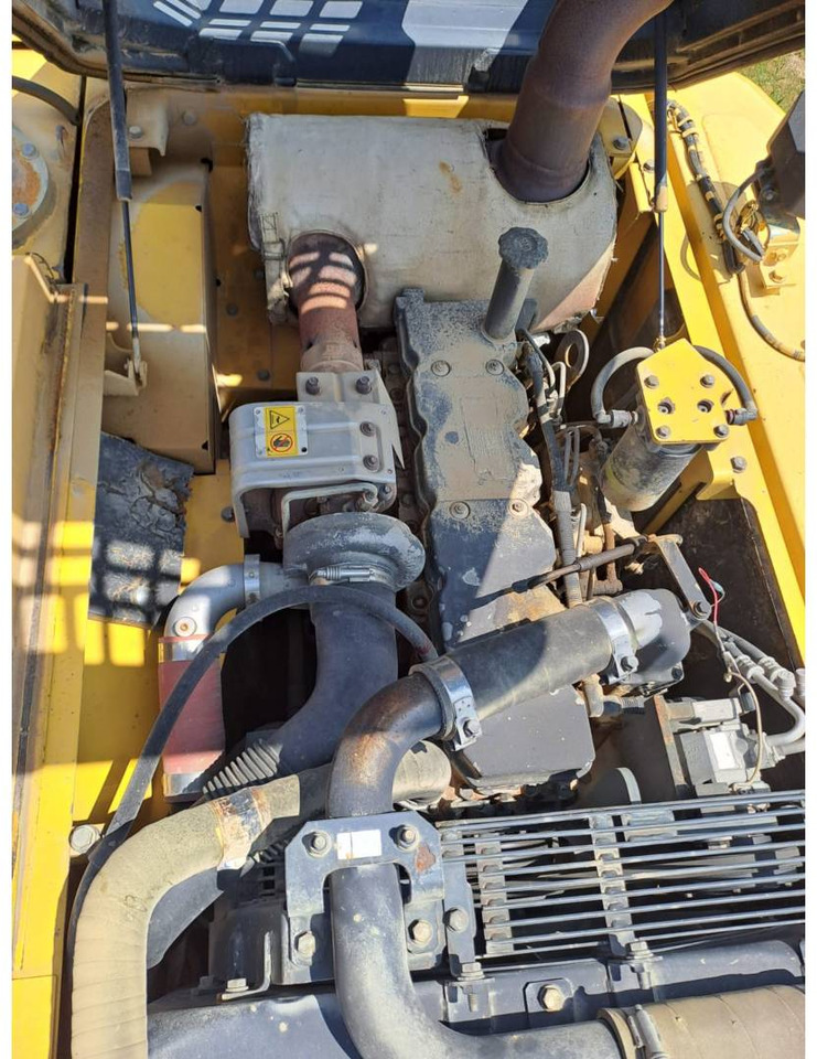 Crawler excavator KOMATSU PC210LC: picture 7
