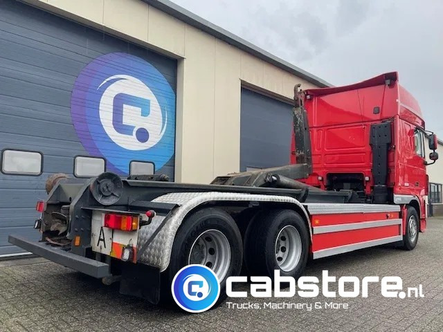 DAF XF 105 .460 FAS Euro 5 - Haakarmsysteem - Hooklift - Abrolkipper - Year 2006 - TUV 05-2025 - Hook lift truck: picture 3 DAF XF 105 .460 FAS Euro 5 - Haakarmsysteem - Hooklift - Abrolkipper - Year 2006 - TUV 05-2025 - Hook lift truck: picture 3