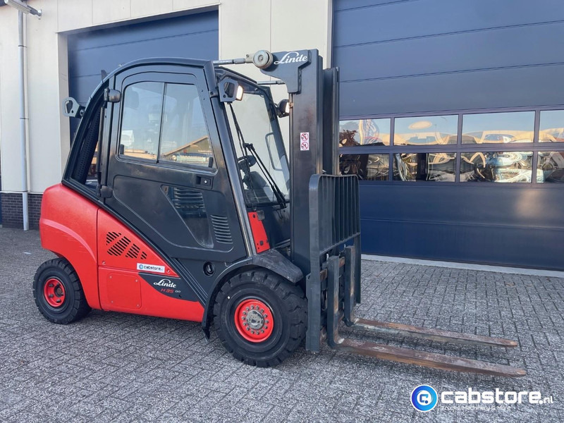 Linde H35D-02 Heftruck - Bouwjaar 2013 - Draaiuren 6892 - Diesel - Side Shift - Freelift - Doorrij hoogte 217 cm !! - Diesel forklift: picture 1 Linde H35D-02 Heftruck - Bouwjaar 2013 - Draaiuren 6892 - Diesel - Side Shift - Freelift - Doorrij hoogte 217 cm !! - Diesel forklift: picture 1