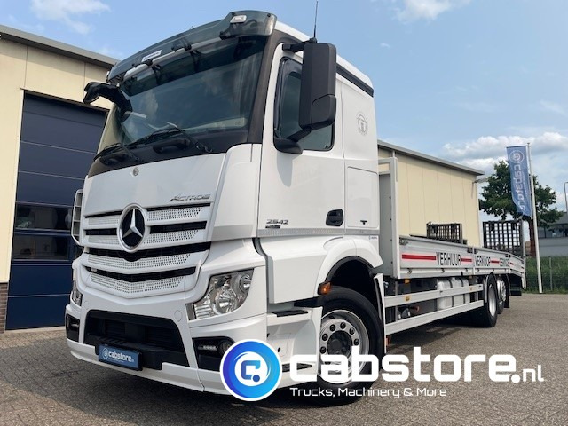 Mercedes-Benz ACTROS Mercedes Benz Actros 2642 6x2 Euro 6 oprijwagen - Machine transporter - Bouwjaar 2012 - Volledig luchtgeveerd - Hydraulische rampen - Liftas - APK 11- - Dropside/ Flatbed truck: picture 4 Mercedes-Benz ACTROS Mercedes Benz Actros 2642 6x2 Euro 6 oprijwagen - Machine transporter - Bouwjaar 2012 - Volledig luchtgeveerd - Hydraulische rampen - Liftas - APK 11- - Dropside/ Flatbed truck: picture 4
