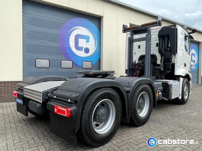 Mercedes-Benz Actros 3363 6x4 SLT Euro 6 3363 6x4 SLT Euro 6 - Zwaartransport - Heavy Load - Schwertransporte - 140 Ton - Year 2024 - Km 35.788 !! - Turbo Retarder Clutch - LIKE NEW !! - Tractor unit: picture 4 Mercedes-Benz Actros 3363 6x4 SLT Euro 6 3363 6x4 SLT Euro 6 - Zwaartransport - Heavy Load - Schwertransporte - 140 Ton - Year 2024 - Km 35.788 !! - Turbo Retarder Clutch - LIKE NEW !! - Tractor unit: picture 4