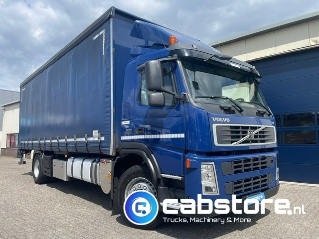 Volvo FM9 4X2R FAL9.0 RAD-A4 Volvo FM300 4x2 Euro 5 bakwagen - Schuifzeilen - Laadklep 2000 kg - Bouwjaar 2008 - Kooi-Aap heftruck - Box truck: picture 1 Volvo FM9 4X2R FAL9.0 RAD-A4 Volvo FM300 4x2 Euro 5 bakwagen - Schuifzeilen - Laadklep 2000 kg - Bouwjaar 2008 - Kooi-Aap heftruck - Box truck: picture 1