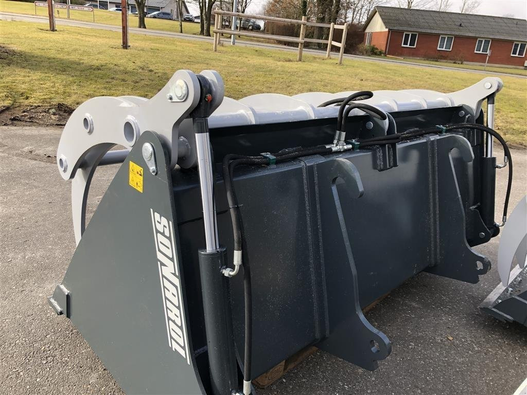 Sonarol Sonarol Heavy Duty Multiskovl - Front loader for tractor: picture 5 Sonarol Sonarol Heavy Duty Multiskovl - Front loader for tractor: picture 5