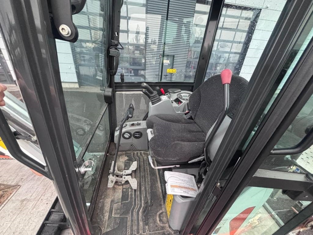 Bobcat E20Z vain 113h ajettu - Mini excavator: picture 4 Bobcat E20Z vain 113h ajettu - Mini excavator: picture 4