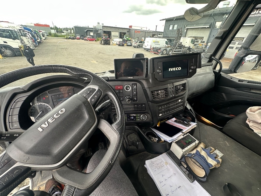 Iveco S-Way AD 260S48  - Crane truck: picture 5 Iveco S-Way AD 260S48  - Crane truck: picture 5