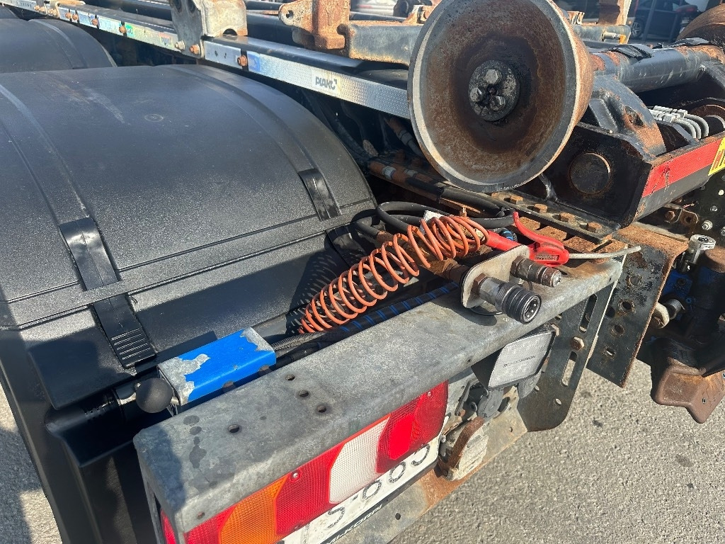 Hook lift truck Mercedes-Benz Actros 3563: picture 9