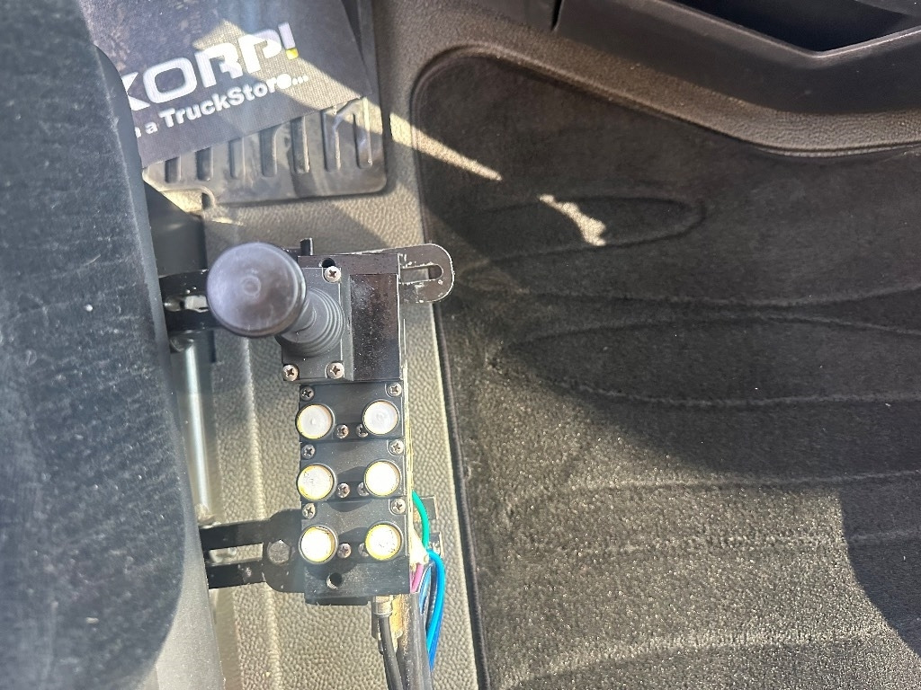 Hook lift truck Mercedes-Benz Actros 3563: picture 18