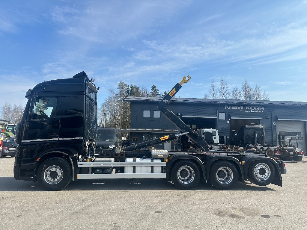 Hook lift truck Mercedes-Benz Actros 3563: picture 6