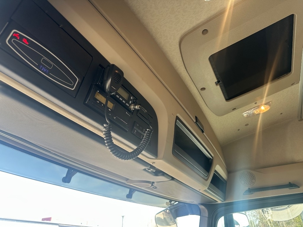 Hook lift truck Mercedes-Benz Actros 3563: picture 14