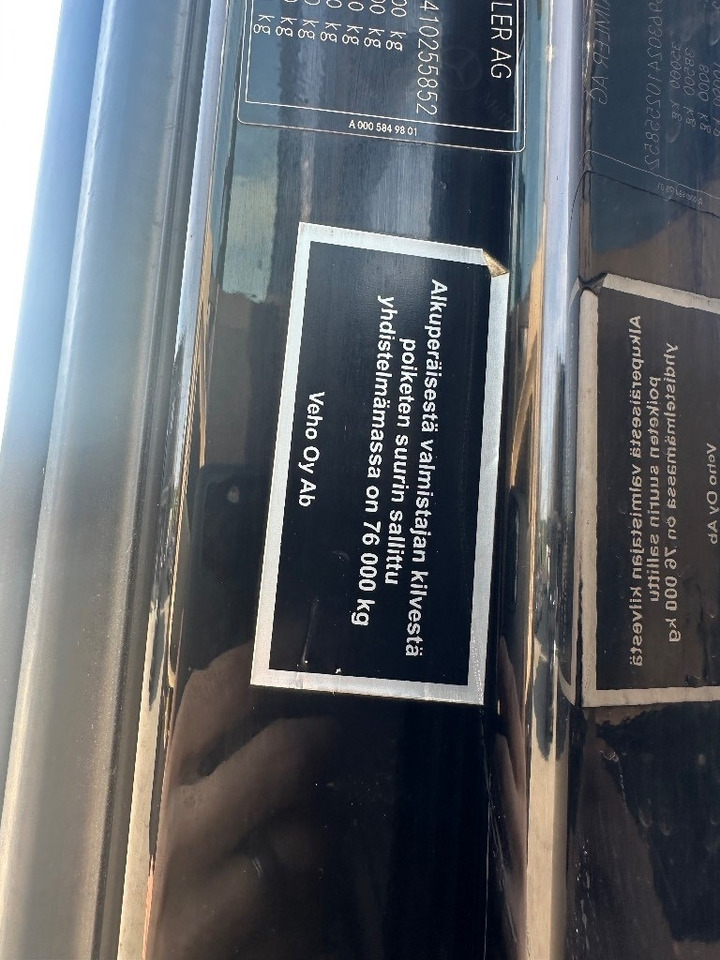 Hook lift truck Mercedes-Benz Actros 3563: picture 17