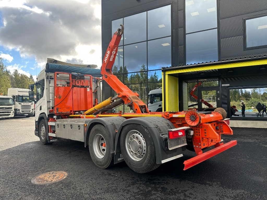 Scania P 370 6x2*4 - Hook lift truck: picture 4 Scania P 370 6x2*4 - Hook lift truck: picture 4