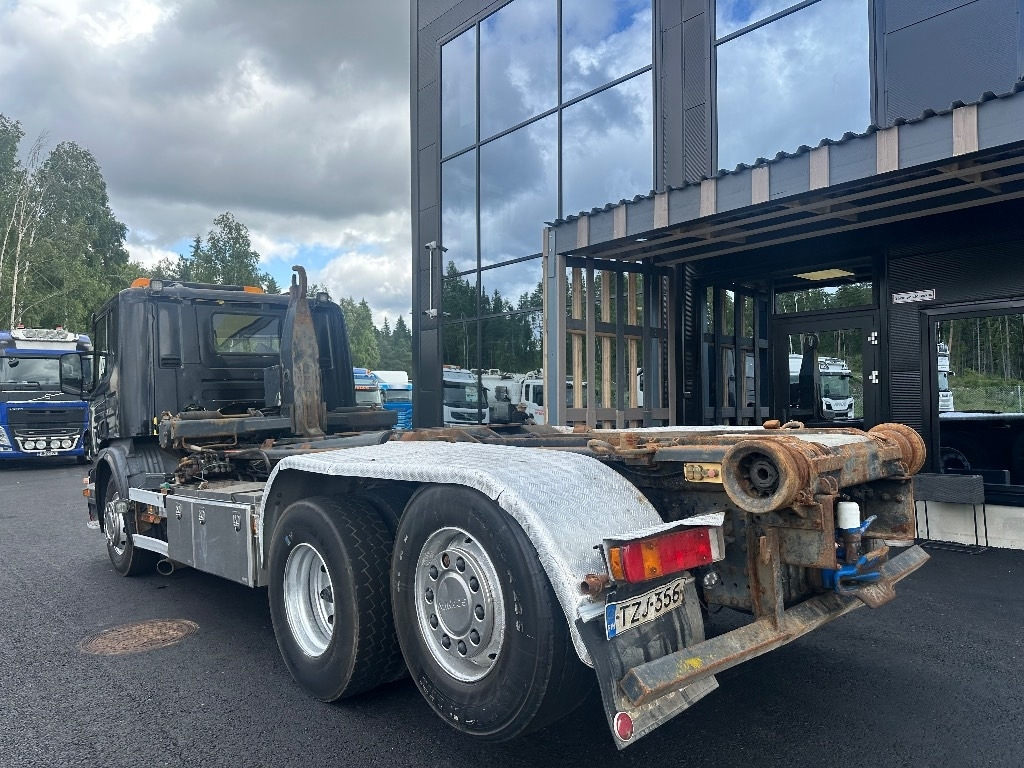 Scania P420 6x2*4 - Hook lift truck: picture 5 Scania P420 6x2*4 - Hook lift truck: picture 5