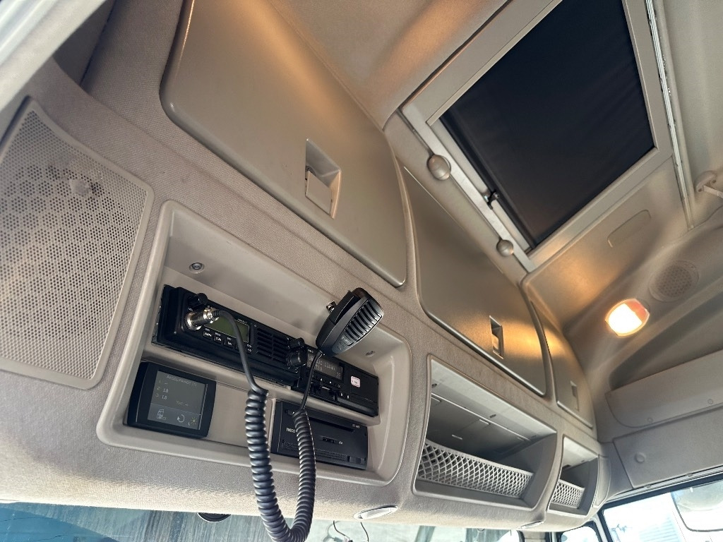 Tractor unit Iveco Stralis 6X4 HCT: picture 11
