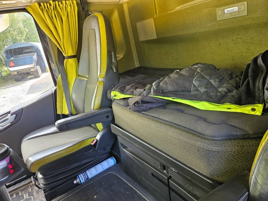 Timber truck Volvo FH 16 750 8x4 76tn yhdistelmä: picture 9