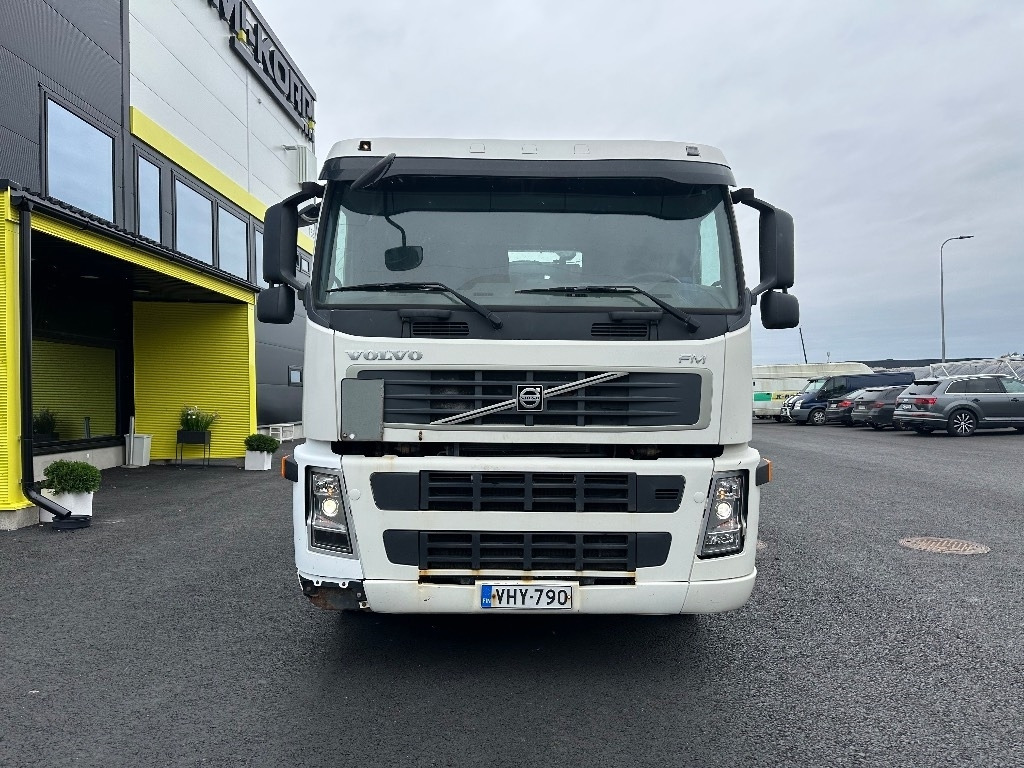 Volvo FM9 4x2 vaijerilaitteilla - Skip loader truck: picture 2 Volvo FM9 4x2 vaijerilaitteilla - Skip loader truck: picture 2