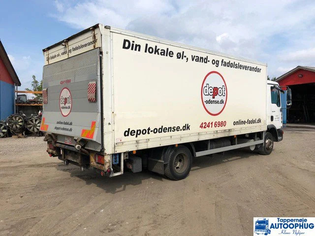 MAN TGL 12.210 - Box truck: picture 3 MAN TGL 12.210 - Box truck: picture 3