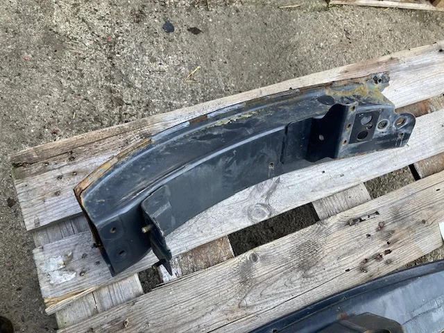Scania 1853172 – Scania beam LH - Frame/ Chassis for Truck: picture 2 Scania 1853172 – Scania beam LH - Frame/ Chassis for Truck: picture 2