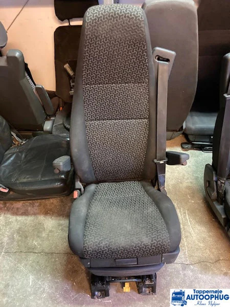 Scania 2421529 LH sæde - Cab and interior for Truck: picture 2 Scania 2421529 LH sæde - Cab and interior for Truck: picture 2