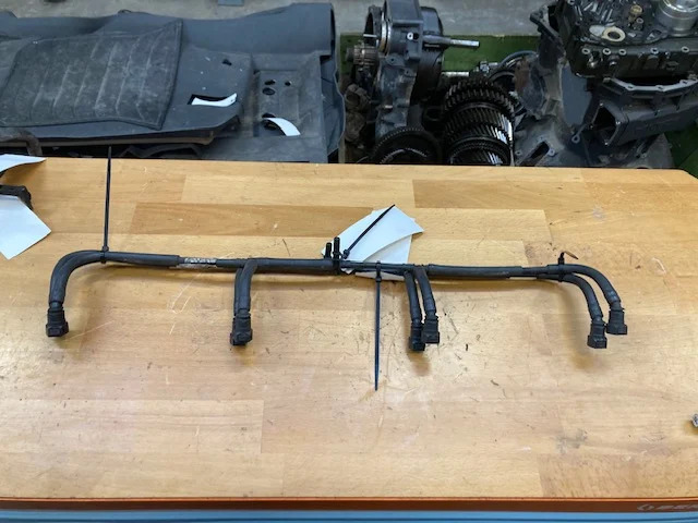 Scania Bleed pipe – Scania 2218435 - Engine and parts for Truck: picture 1 Scania Bleed pipe – Scania 2218435 - Engine and parts for Truck: picture 1