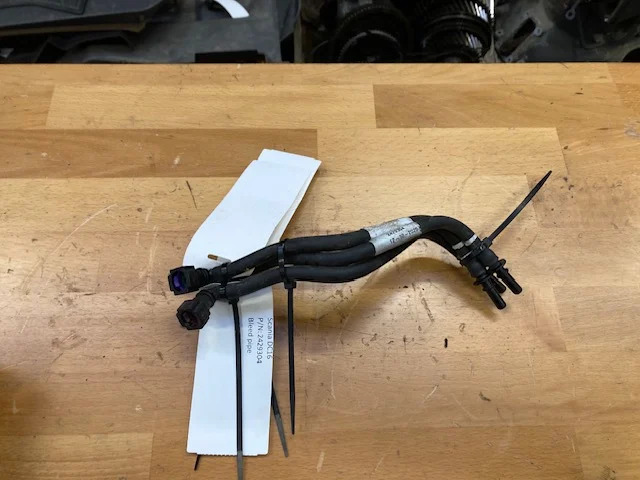 Scania Bleed pipe – Scania 2429304 - Engine and parts for Truck: picture 1 Scania Bleed pipe – Scania 2429304 - Engine and parts for Truck: picture 1