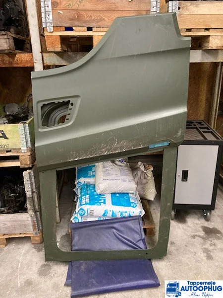 Scania R dør Scania 2653997 RH - Cab and interior for Truck: picture 1 Scania R dør Scania 2653997 RH - Cab and interior for Truck: picture 1