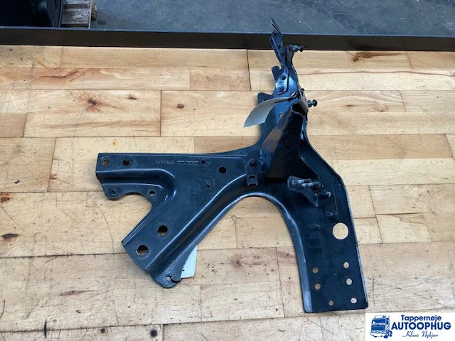 Scania lygte og trinholder Scania 2790473 - Body and exterior for Truck: picture 2 Scania lygte og trinholder Scania 2790473 - Body and exterior for Truck: picture 2