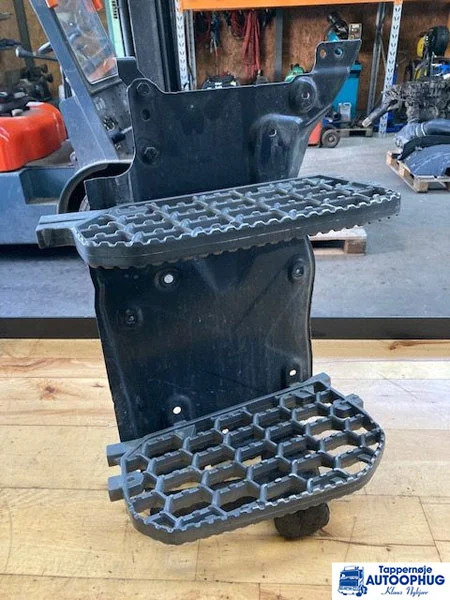 Scania trin beslag og trin Scania 2649717 – 2648021 – 2592870 - Body and exterior for Truck: picture 1 Scania trin beslag og trin Scania 2649717 – 2648021 – 2592870 - Body and exterior for Truck: picture 1