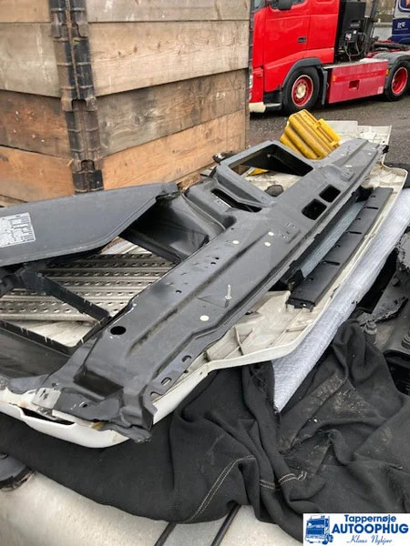 Tractor unit MAN TGX 18.460 Retarder: picture 14