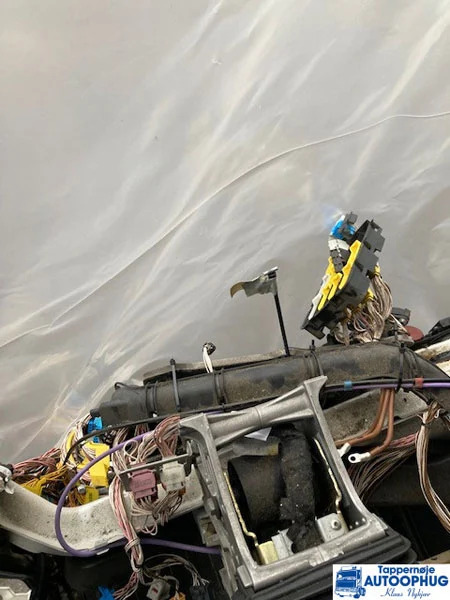 Tractor unit MAN TGX 18.460 Retarder: picture 7