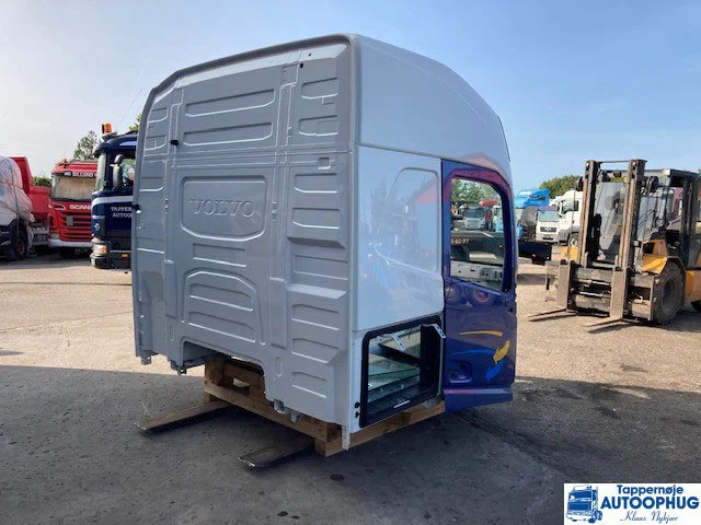 Volvo FH4 førerhus / cabine / CAP HI 215 (Kopier) - Cab and interior for Truck: picture 2 Volvo FH4 førerhus / cabine / CAP HI 215 (Kopier) - Cab and interior for Truck: picture 2