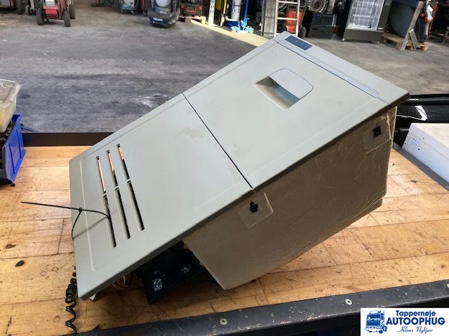 Volvo refrigerator – køleskab – Volvo 82174077 - Cab and interior for Truck: picture 1 Volvo refrigerator – køleskab – Volvo 82174077 - Cab and interior for Truck: picture 1