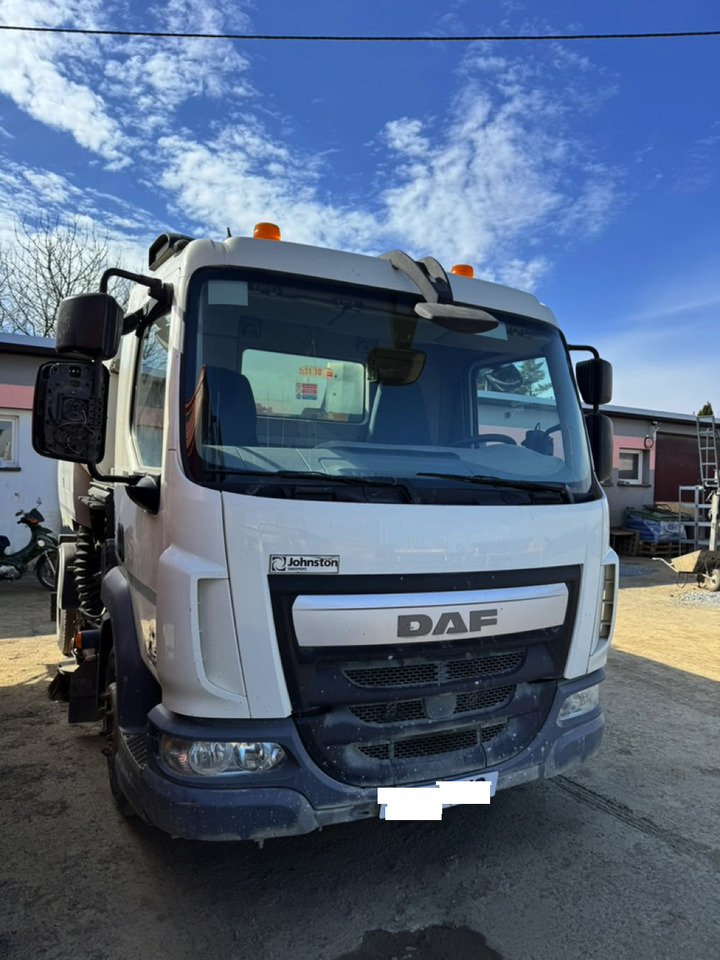 DAF LF180 - Road sweeper: picture 3 DAF LF180 - Road sweeper: picture 3