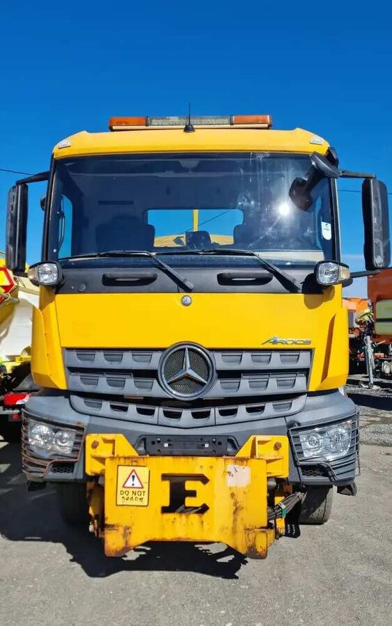 MERCEDES-BENZ Arocs 1824 / Cuthbertson MPB-18 - Tipper: picture 3 MERCEDES-BENZ Arocs 1824 / Cuthbertson MPB-18 - Tipper: picture 3