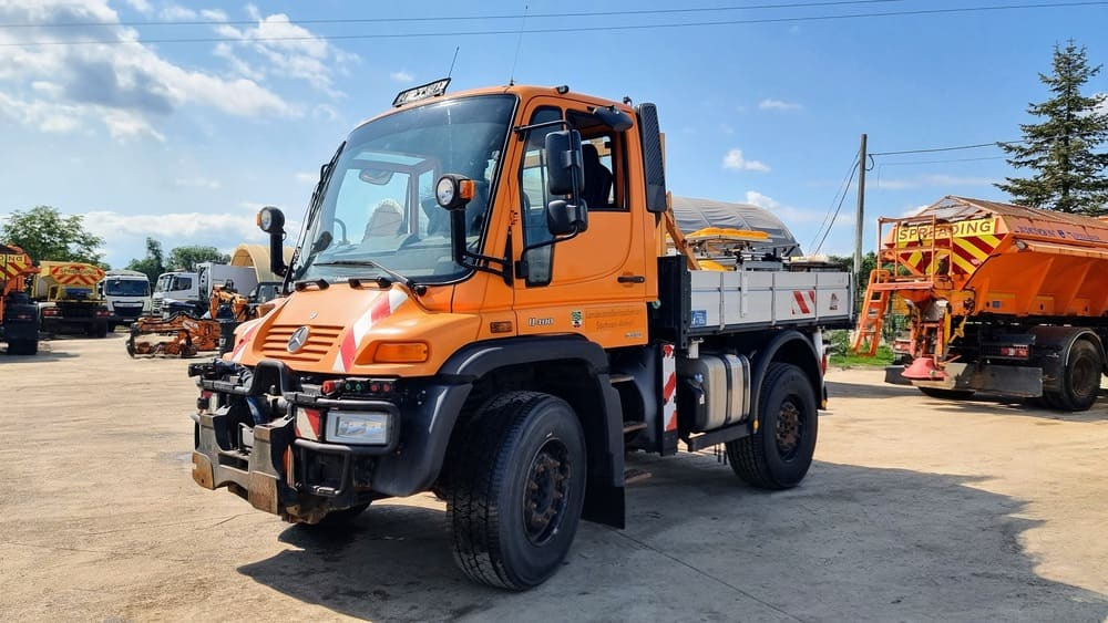 MERCEDES-BENZ Unimog U400 - Municipal tractor: picture 1 MERCEDES-BENZ Unimog U400 - Municipal tractor: picture 1