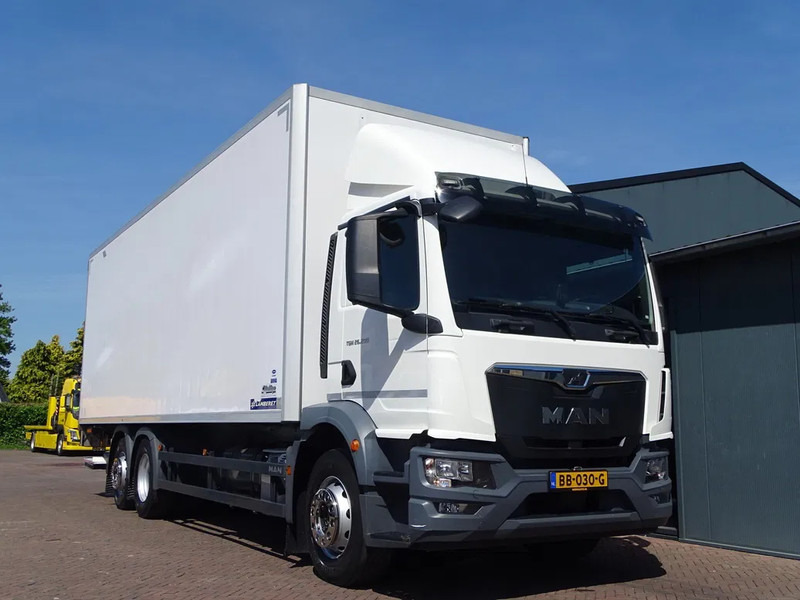 MAN TGM 26.290 CARRIER ICELAND.11 825x245x250 216TKM - Refrigerator truck: picture 1 MAN TGM 26.290 CARRIER ICELAND.11 825x245x250 216TKM - Refrigerator truck: picture 1