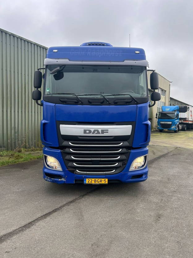 DAF XF 440 XF440 Space Cab ADR Compressor - Tractor unit: picture 2 DAF XF 440 XF440 Space Cab ADR Compressor - Tractor unit: picture 2