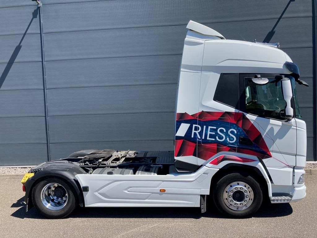 DAF XF 530 FT Alcoa Hydraulik LED Intarder ADR AT - Tractor unit: picture 2 DAF XF 530 FT Alcoa Hydraulik LED Intarder ADR AT - Tractor unit: picture 2