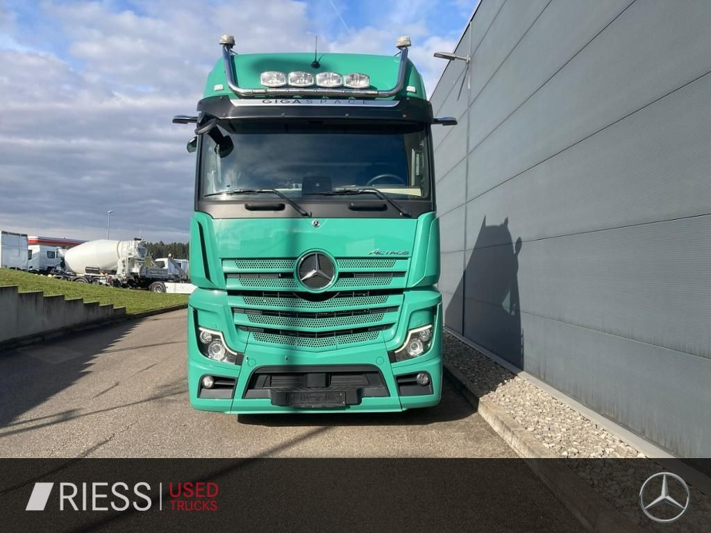 Mercedes-Benz 1853 LS Giga Space Alcoa Hydraulik BiXenon STH Mercedes-Benz 1853 LS Giga Space Alcoa Hydraulik BiXenon STH - Tractor unit: picture 5 Mercedes-Benz 1853 LS Giga Space Alcoa Hydraulik BiXenon STH Mercedes-Benz 1853 LS Giga Space Alcoa Hydraulik BiXenon STH - Tractor unit: picture 5