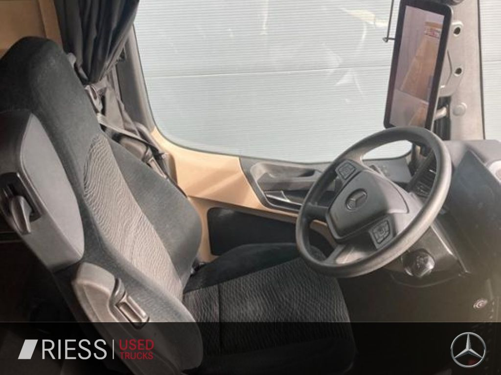 Interior photo 2: Leasing of Mercedes-Benz 1853 LS Giga Space Alcoa Hydraulik BiXenon STH Mercedes-Benz 1853 LS Giga Space Alcoa Hydraulik BiXenon STH Mercedes-Benz 1853 LS Giga Space Alcoa Hydraulik BiXenon STH Mercedes-Benz 1853 LS Giga Space Alcoa Hydraulik BiXenon STH Interior photo 2: Leasing of Mercedes-Benz 1853 LS Giga Space Alcoa Hydraulik BiXenon STH Mercedes-Benz 1853 LS Giga Space Alcoa Hydraulik BiXenon STH Mercedes-Benz 1853 LS Giga Space Alcoa Hydraulik BiXenon STH Mercedes-Benz 1853 LS Giga Space Alcoa Hydraulik BiXenon STH