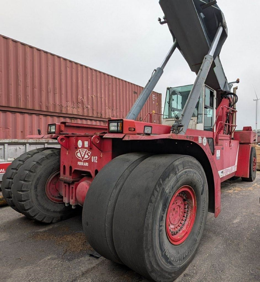 CVS Ferrari F377.5 PB - Reach stacker: picture 5 CVS Ferrari F377.5 PB - Reach stacker: picture 5