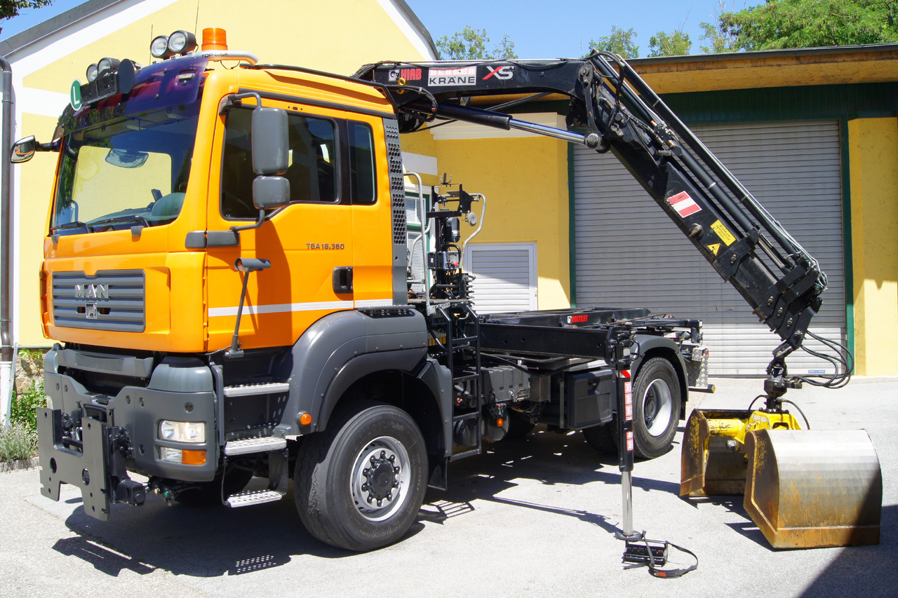 MAN TGA 18.360 BL 4x4/Euro 4/TÜV/HIAB 111 korbfähig/MULTILIFT/Winterdienst - Hook lift truck, Crane truck: picture 2 MAN TGA 18.360 BL 4x4/Euro 4/TÜV/HIAB 111 korbfähig/MULTILIFT/Winterdienst - Hook lift truck, Crane truck: picture 2