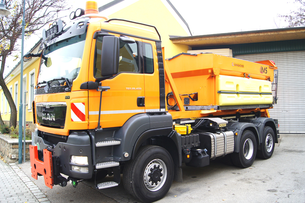 MAN TGS 28.400 BL 6x4-4/TÜV/PALIFT/Winterdienst/Salzstreuer/Streuer/Schneepflug - Snow removal vehicle: picture 3 MAN TGS 28.400 BL 6x4-4/TÜV/PALIFT/Winterdienst/Salzstreuer/Streuer/Schneepflug - Snow removal vehicle: picture 3