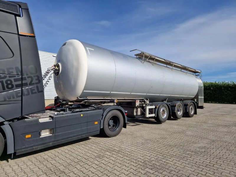 G.magyar 36000 liter geïsoleerde intra / melk tankoplegger met VSE Besturing en pomp - Tank semi-trailer: picture 1 G.magyar 36000 liter geïsoleerde intra / melk tankoplegger met VSE Besturing en pomp - Tank semi-trailer: picture 1