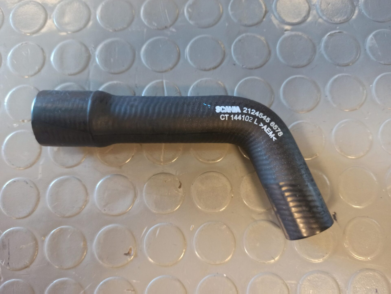 SCANIA HOSE 2124545 - Engine and parts for Truck: picture 1 SCANIA HOSE 2124545 - Engine and parts for Truck: picture 1