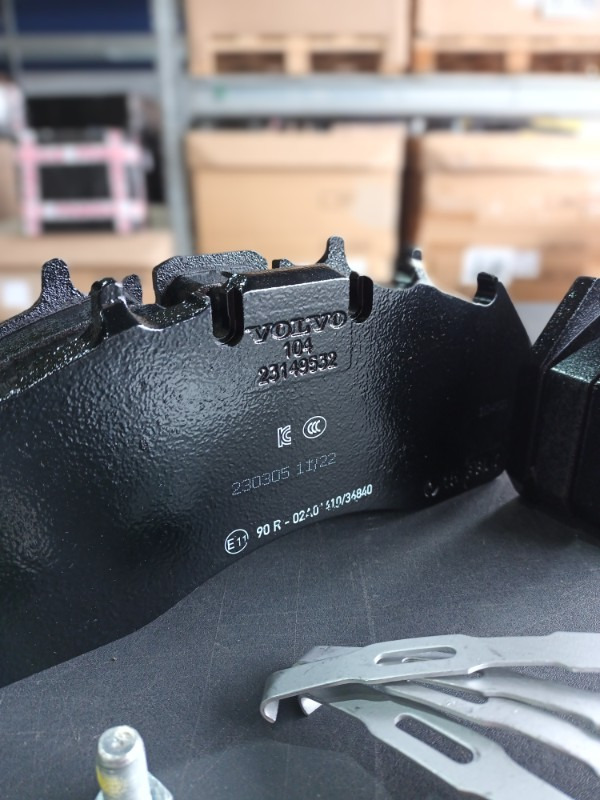 VOLVO BRAKE PAD KIT 23149532 - Brake pads for Truck: picture 4 VOLVO BRAKE PAD KIT 23149532 - Brake pads for Truck: picture 4