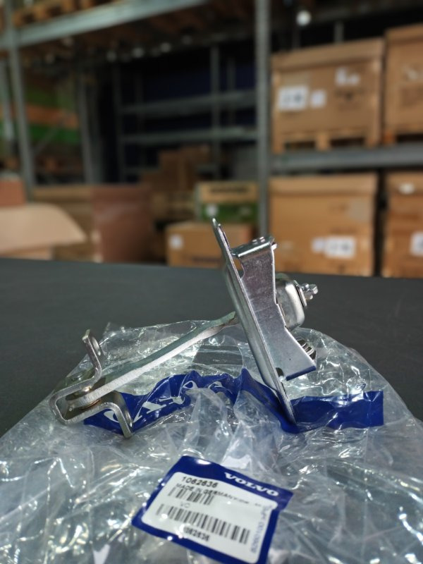 VOLVO DOOR STOP - 1062636 - Door and parts for Truck: picture 1 VOLVO DOOR STOP - 1062636 - Door and parts for Truck: picture 1