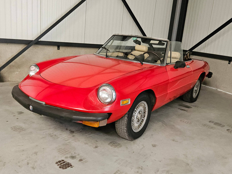 Alfa Romeo Spider 2000 - Car: picture 1 Alfa Romeo Spider 2000 - Car: picture 1