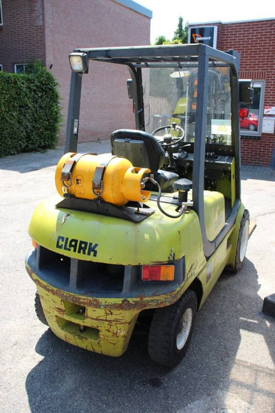 Clark - LPG forklift: picture 5 Clark - LPG forklift: picture 5
