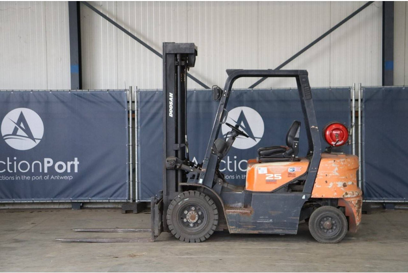 Doosan G25G-5 - LPG forklift: picture 2 Doosan G25G-5 - LPG forklift: picture 2