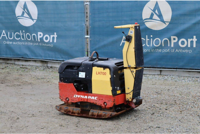 Dynapac LH700 - Vibratory plate: picture 3 Dynapac LH700 - Vibratory plate: picture 3